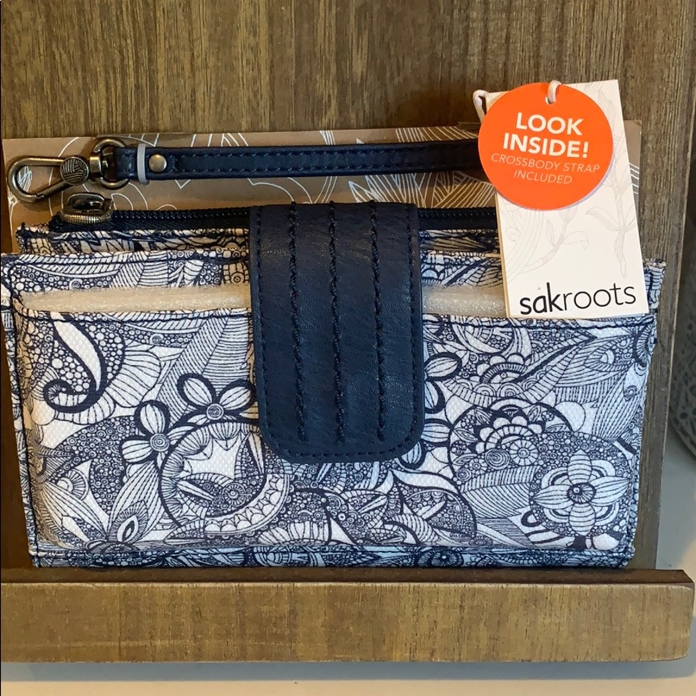 Crossbody/wallet/wristlet